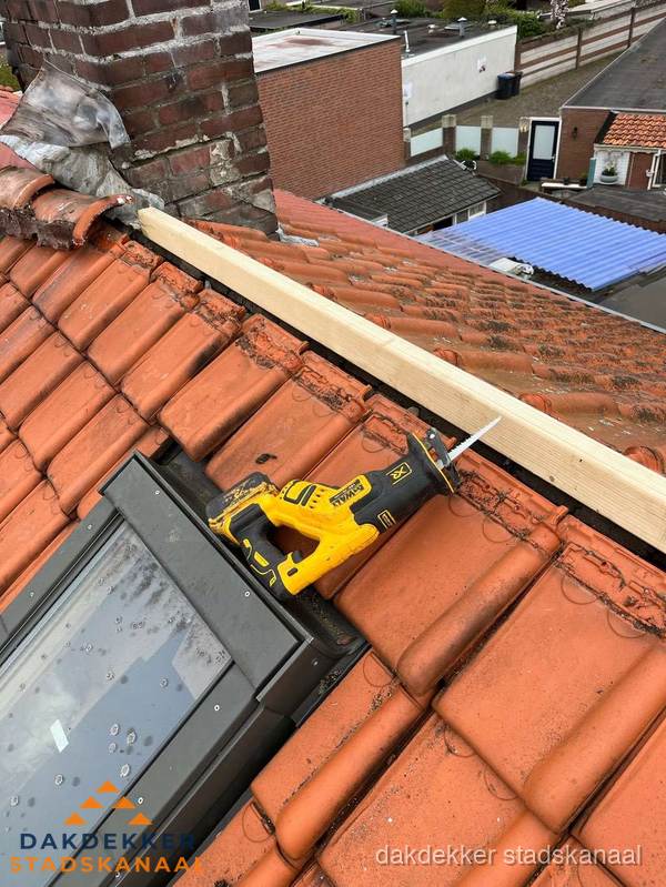 Kosten dak vervangen: werkzaamheden aan pannendak in Stadskanaal Kosten dak vervangen: werkzaamheden aan pannendak in Stadskanaal