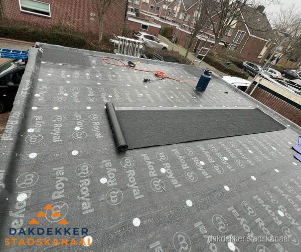 Dakrenovatie plat dak met bitumen dakbedekking in Stadskanaal Dakrenovatie plat dak met bitumen dakbedekking in Stadskanaal